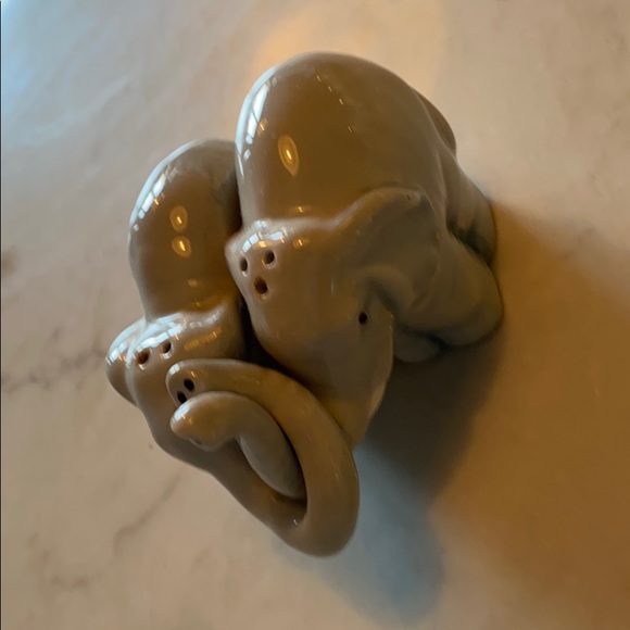 Elephant salt and pepper - Picture 2 of 3